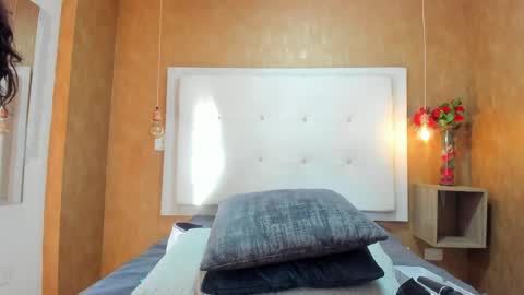          online show from 05.05.26
