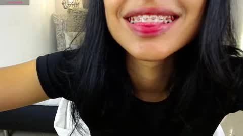 milaa_star online show from 04.28.26