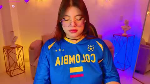 MilaCravee online show from 07.03.26