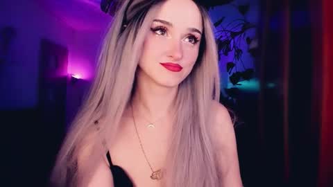 MiladyJolie online show from 10.21.25