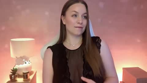 Mila Fleur online show from 03.25.26