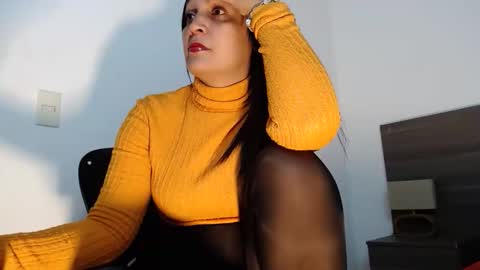 Snapshot of milahot23 chatting on 01.08.26 mila online show from 01.08.26