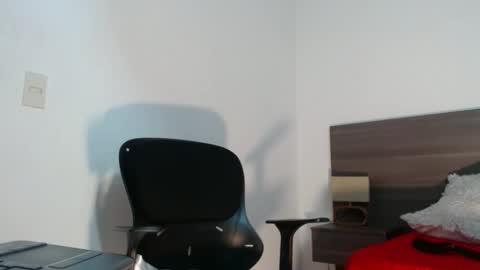 Snapshot of milahot23 chatting on 02.15.26 mila online show from 02.15.26