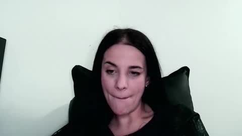 milalunaa online show from 03.22.26