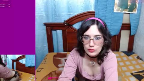Snapshot of milalunala chatting on 02.11.25 Mila-Lunala online show from 02.11.25