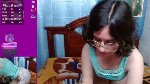 Snapshot of milalunala chatting on 02.19.25 Mila-Lunala online show from 02.19.25