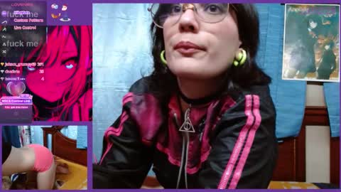 Snapshot of milalunala chatting on 02.24.25 Mila-Lunala online show from 02.24.25