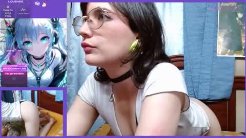 Snapshot of milalunala chatting on 02.26.25 Mila-Lunala online show from 02.26.25