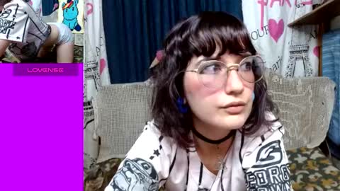 Snapshot of milalunala chatting on 09.17.25 Mila-Lunala online show from 09.17.25