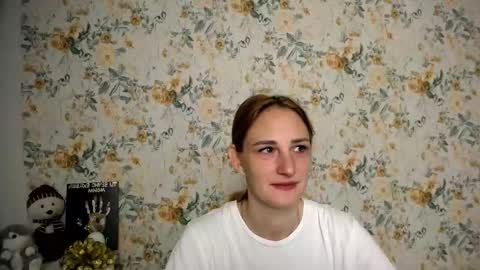 Snapshot of milana_cutie_ chatting on 09.10.25 Milana online show from 09.10.25