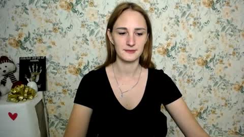 Snapshot of milana_cutie_ chatting on 09.29.25 Milana online show from 09.29.25