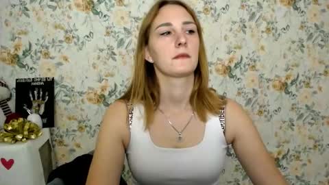 Snapshot of milana_cutie_ chatting on 10.09.25 Milana online show from 10.09.25