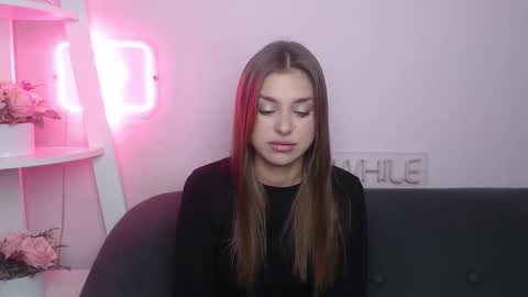 milanaangelas online show from 10.20.25