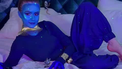 Snapshot of milanabalmain chatting on 10.29.25 MilanaBalmain online show from 10.29.25