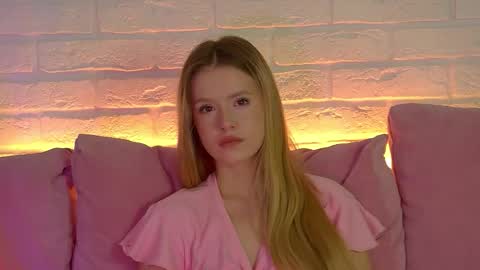 Snapshot of milanabalmain chatting on 11.10.25 MilanaBalmain online show from 11.10.25