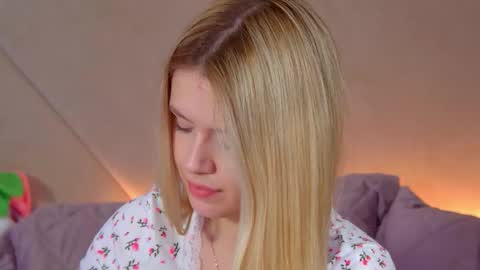 Snapshot of milanabalmain chatting on 02.04.26 MilanaBalmain online show from 02.04.26