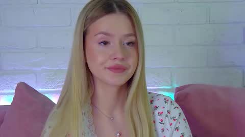 Snapshot of milanabalmain chatting on 02.10.26 MilanaBalmain online show from 02.10.26