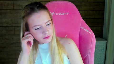 Snapshot of milanabalmain chatting on 03.02.26 MilanaBalmain online show from 03.02.26