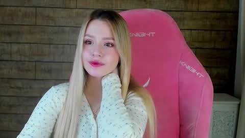 Snapshot of milanabalmain chatting on 03.04.26 MilanaBalmain online show from 03.04.26