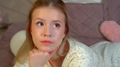 Snapshot of milanabalmain chatting on 03.10.26 MilanaBalmain online show from 03.10.26