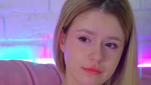 Snapshot of milanabalmain chatting on 03.14.26 MilanaBalmain online show from 03.14.26