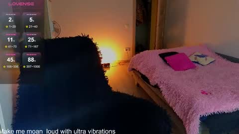 Snapshot of milanafox_ chatting on 02.01.26 Lana online show from 02.01.26