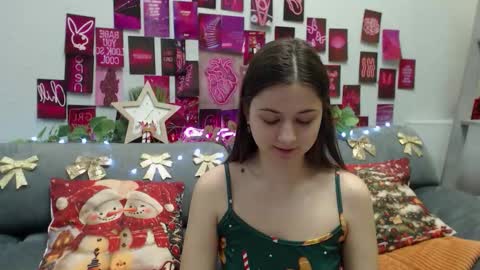 milanaroz online show from 12.20.25