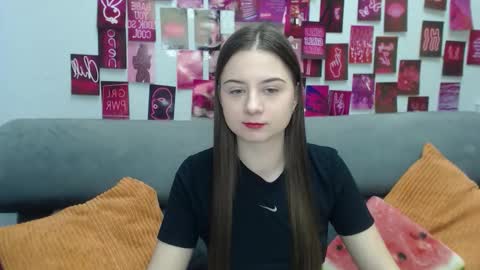 Snapshot of milanaroz chatting on 03.27.26 milanaroz online show from 03.27.26