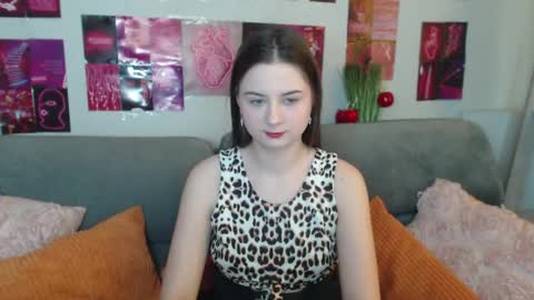 Snapshot of milanaroz chatting on 05.03.26 milanaroz online show from 05.03.26
