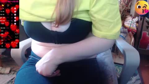 Snapshot of milanasvethoney chatting on 02.23.25 Luna-- link in bio online show from 02.23.25