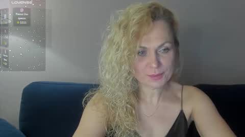 milanna_x online show from 11.22.25