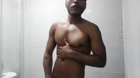 Snapshot of milano1130 chatting on 01.28.25 milano1130 online show from 01.28.25