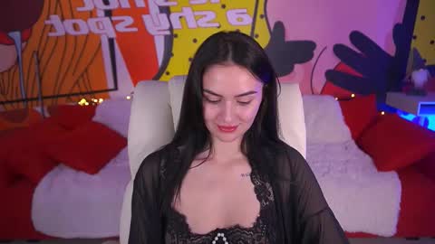 Snapshot of milashalovely chatting on 11.29.25 Milasha online show from 11.29.25