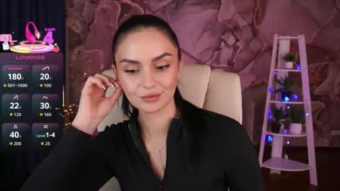 Snapshot of milashalovely chatting on 12.21.25 Milasha online show from 12.21.25