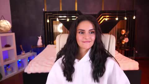 Snapshot of milashalovely chatting on 01.10.26 Milasha online show from 01.10.26