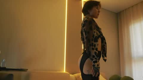 milaskissing online show from 04.01.26