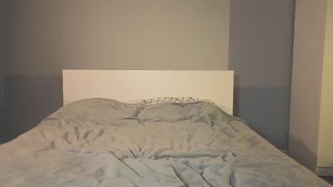 Snapshot of milaslovv chatting on 10.10.25 Mila online show from 10.10.25