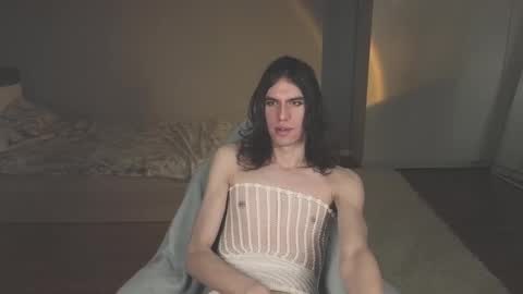 Snapshot of milaslovv chatting on 12.20.25 Mila online show from 12.20.25