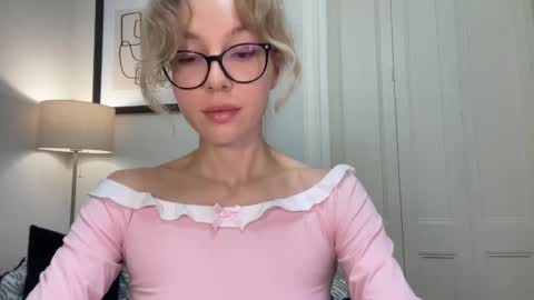 Snapshot of milayah chatting on 11.11.25 Mila online show from 11.11.25