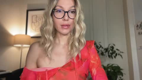 Mila online show from 05.04.26