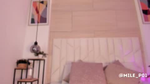 Snapshot of mile_perez chatting on 12.18.25 M I L E online show from 12.18.25