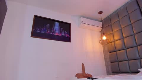 Snapshot of mile_u chatting on 03.12.25 Milena online show from 03.12.25