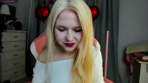 Snapshot of milemissyy chatting on 02.15.26 Mia online show from 02.15.26