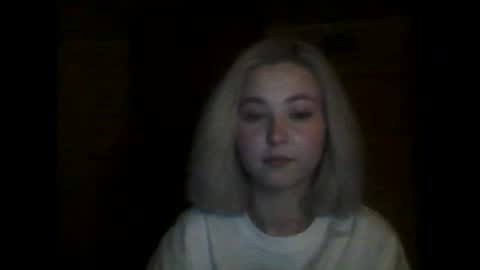 Snapshot of milena391630 chatting on 03.09.25 Milena new nonude shy blonde natural online show from 03.09.25