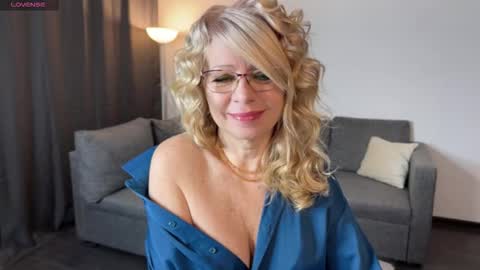 Snapshot of milena_whity chatting on 02.17.26 Milena online show from 02.17.26