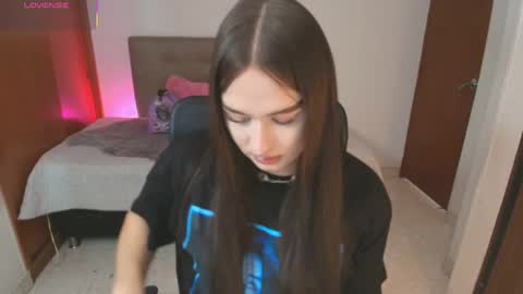 Snapshot of miley_baker chatting on 05.23.26 Miley online show from 05.23.26