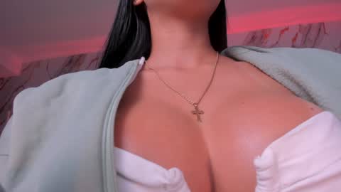 Snapshot of mileycruz_ chatting on 02.05.25 Miley Cruz IG miley model23 online show from 02.05.25