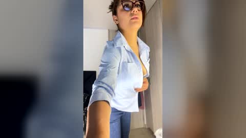 Snapshot of milf__pretty chatting on 06.02.26 Melissa online show from 06.02.26