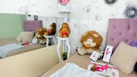 Snapshot of milf_bigass_ chatting on 02.27.25 Antonella online show from 02.27.25