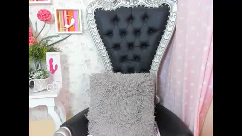 Snapshot of milf_bigass_ chatting on 10.02.25 Antonella online show from 10.02.25